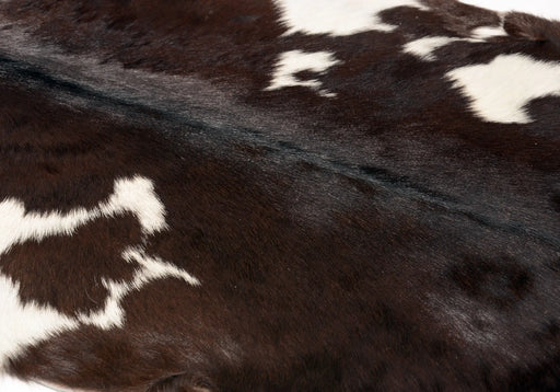 Goatskin Rug #047 dark chocolate and white detail